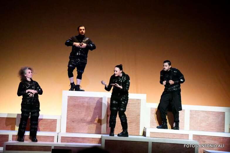 Momento de la representación teatral de anoche en Telde/Antonio Alí.